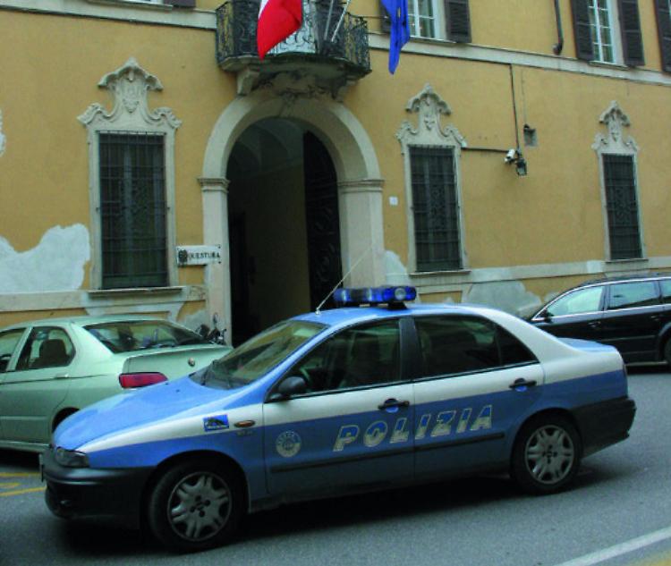 Dopo il rapporto sessuale tenta di rapinarlo: preso