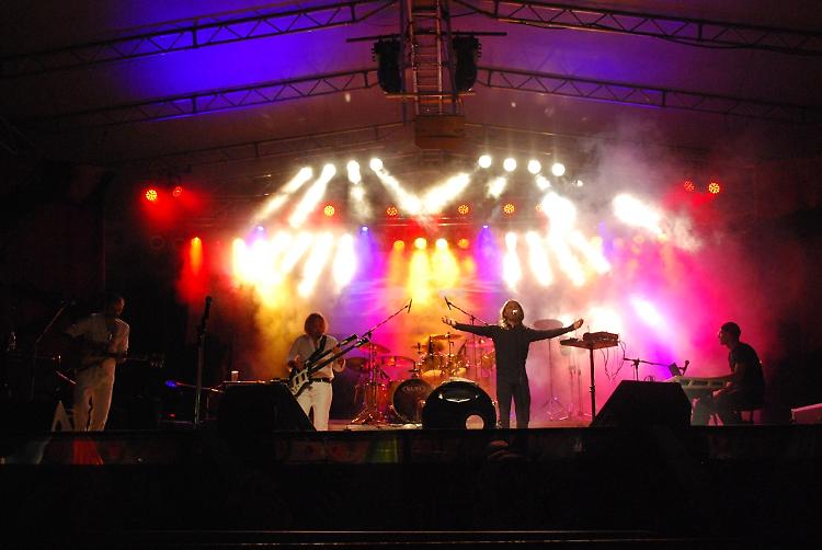 Crema. Lo spirito dei Genesis rivive con i Dusk e-b@nd