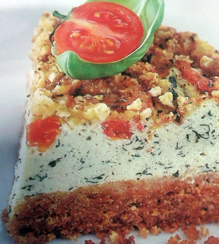 LA RICETTATorta alla crema di basilico con pomodori