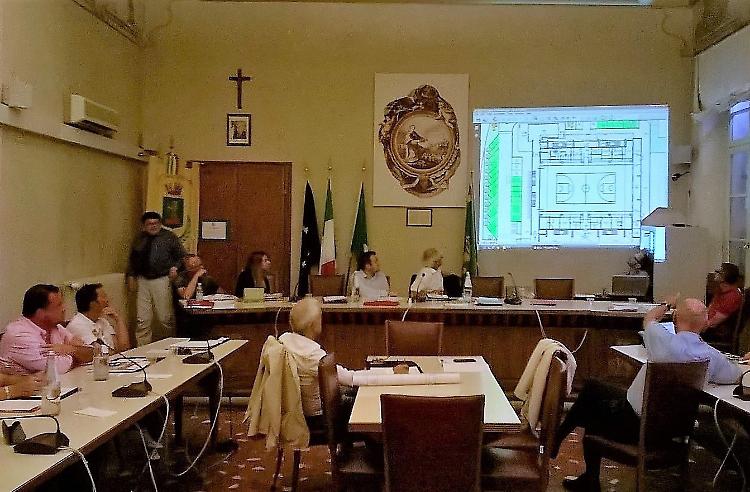 PalaFarina, aumento dei costi: il consiglio dice s&igrave;