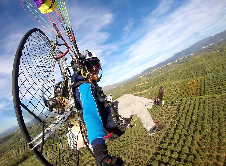 Parapendio a motore, sfida europea per Marco Cavenaghi
