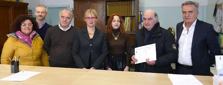 Carta d'identit&agrave; elettronica, la prima va all'ax addetto all'anagrafe Soldi