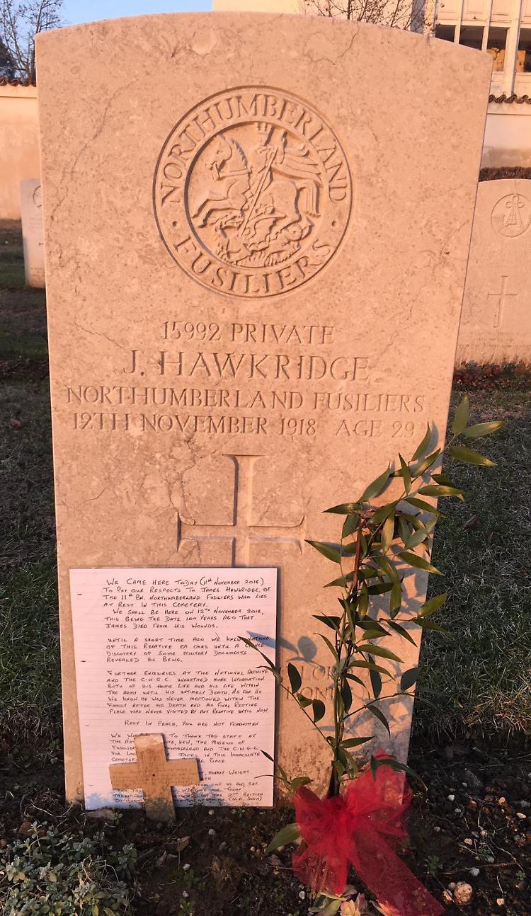 Inglese morto in guerra, tomba ritrovata dopo un secolo