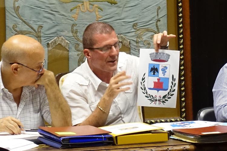 Stemma e gonfalone, bocciato il concorso di idee