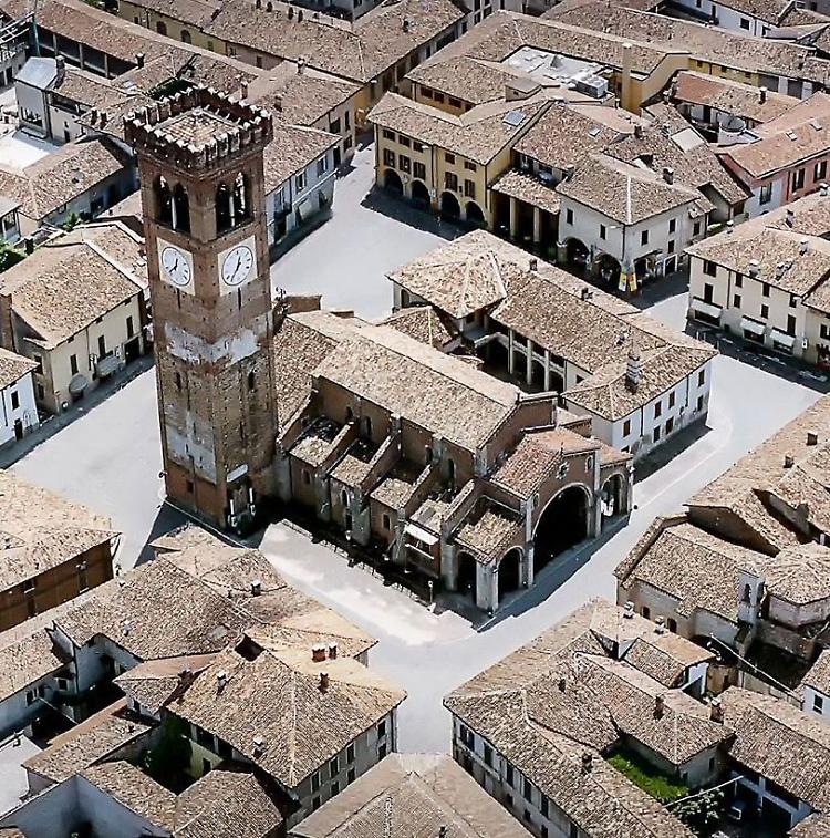 Nel club di Pianure per intercettare turisti