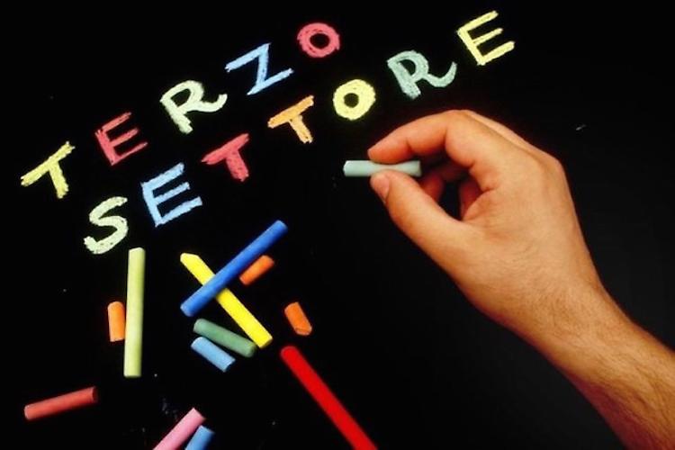 Enti del Terzo settore: ultimi giorni per partecipare al bando Let’S Go