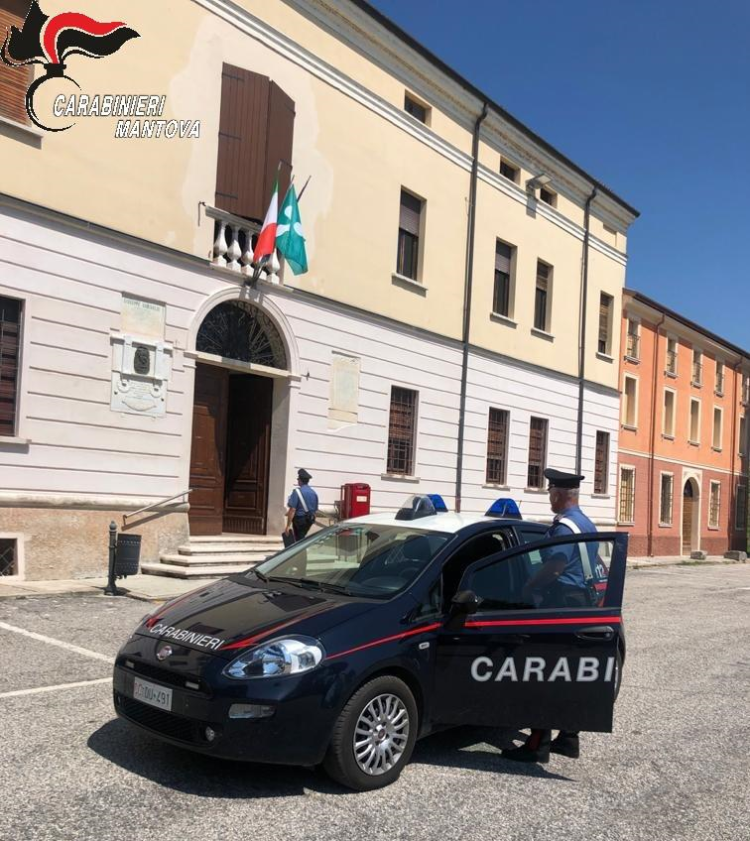 Tenta di rubare in una abitazione, inseguita e arrestata