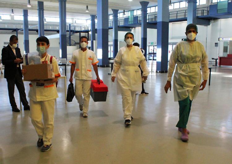 Nuovi test rapidi per controlli più ampi, il pressing delle Regioni