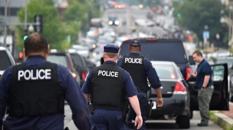 Usa: polizia lo blocca sull'asfalto rovente, muore 28enne