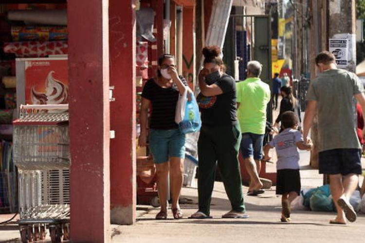 Usa 2020: Covid avanza negli stati in bilico, boom Florida
