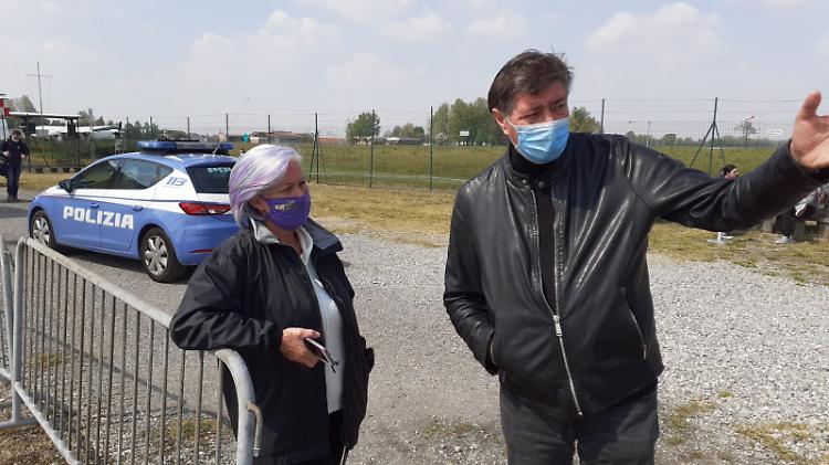 FOTO/2 Gravissimo incidente al Migliaro: paracadutista precipita e muore 