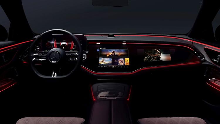 I film di IMAX visibili sulle vetture Mercedes-Benz con MBUX