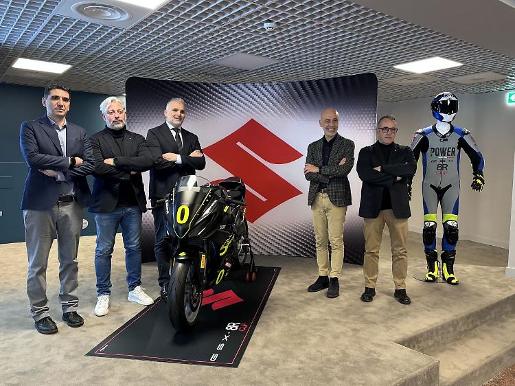 Suzuki, tutto pronto per il Trofeo GSX-8R con ben 32 piloti