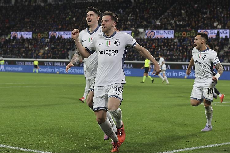L'Inter batte l'Atalanta 2-0 e prova la fuga in vetta