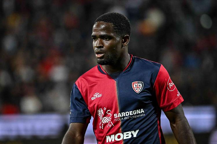 Balzo salvezza del Cagliari, Monza travolto 3-0