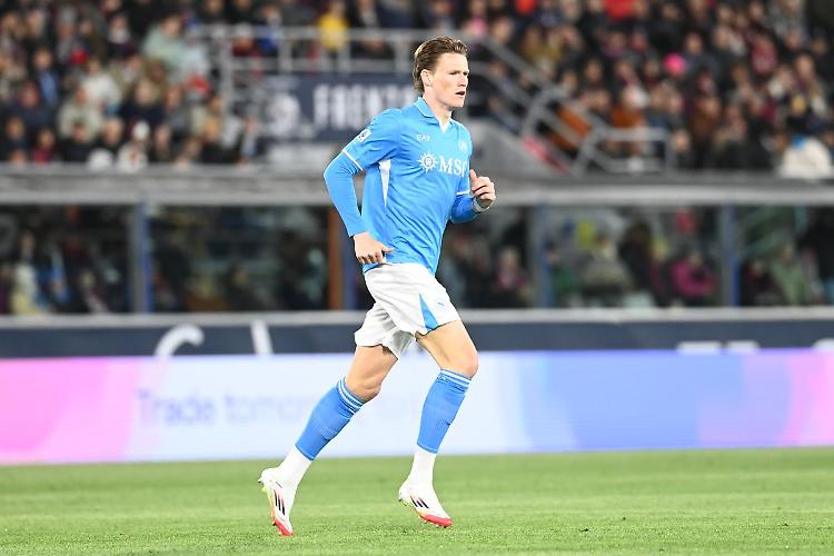 Il Napoli risponde all'Inter, Empoli battuto 3-0