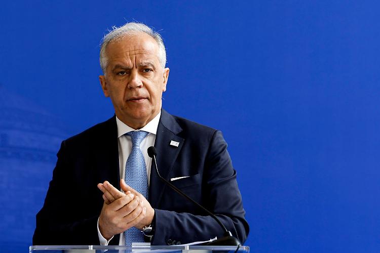 Papa, Piantedosi "Piano funerali in evoluzione, evento straordinario"