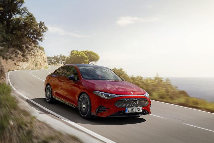 Quattro versioni per la nuova Mercedes-Benz CLA