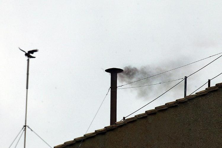 Fumata nera alla prima votazione per eleggere il Papa