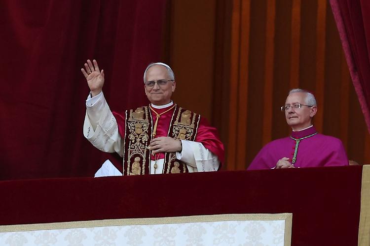 Papa Leone XIV "La pace sia con voi, la Chiesa deve costruire ponti"