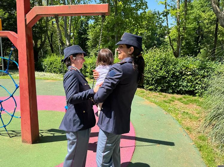 Bimba di 14 mesi scomparsa da pi&ugrave; di un anno rintracciata a Novara