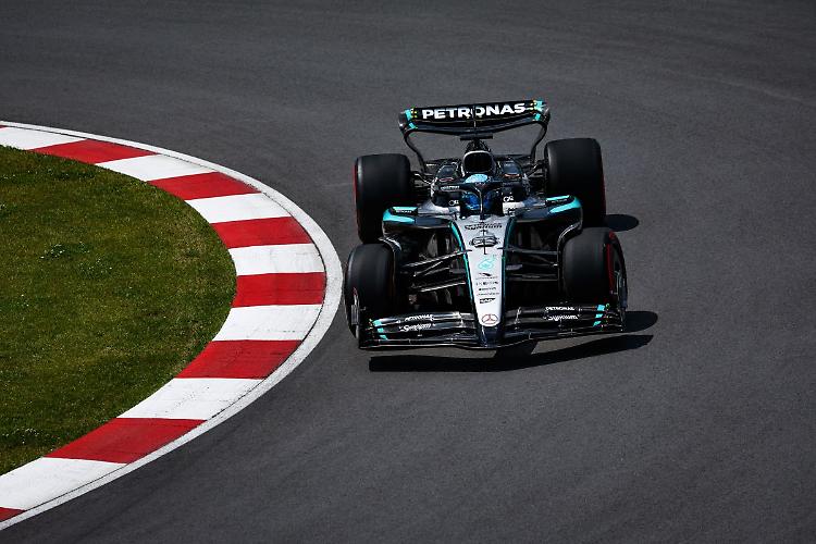 Verstappen e Russell pi&ugrave; veloci nelle libere in Canada, Leclerc a muro