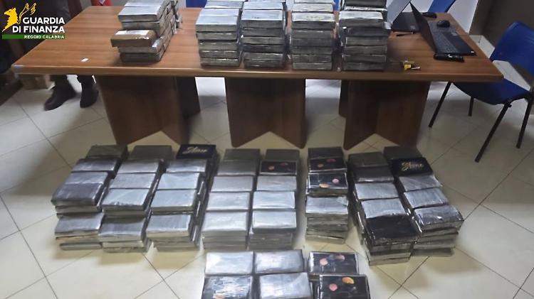 Reggio Calabria, sequestrati dalla Gdf 417 chilogrammi di cocaina