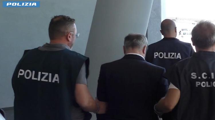 Droga, estradato dall'Albania latitante condannato a 25 anni