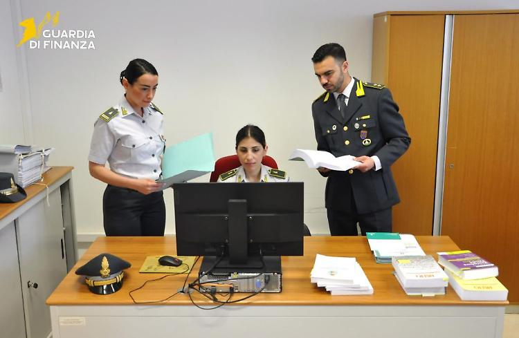 Brindisi, confiscati beni per 3,5 milioni di euro a due ex imprenditori