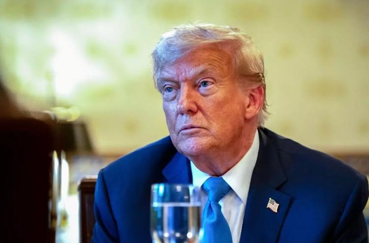 Trump schiera due sottomarini nucleari dopo "provocazioni" Medvedev