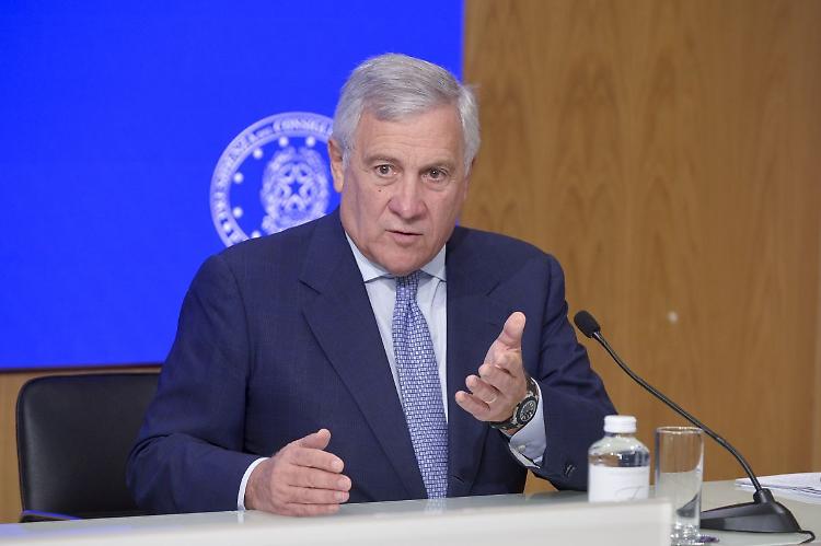 Tajani "Corte Ue sui migranti? Cosa da giacobini"