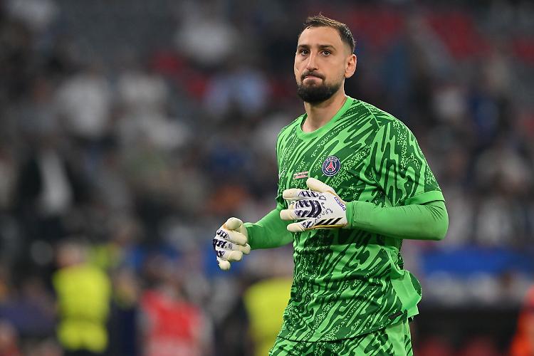 Donnarumma finalista al Pallone d'Oro, in top 30 Lautaro e McTominay