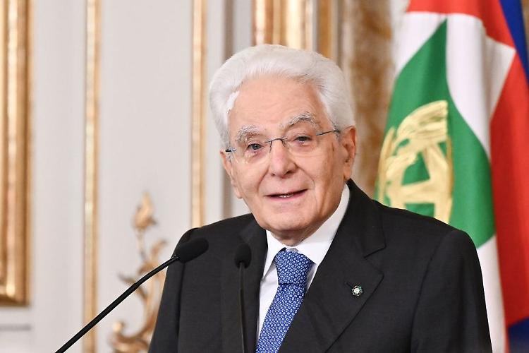 Mattarella "La tutela dei lavoratori resta un'urgente necessit&agrave;"