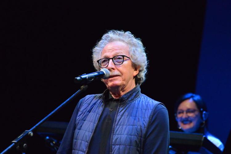 Fabio Concato annuncia di avere un tumore e annulla i concerti