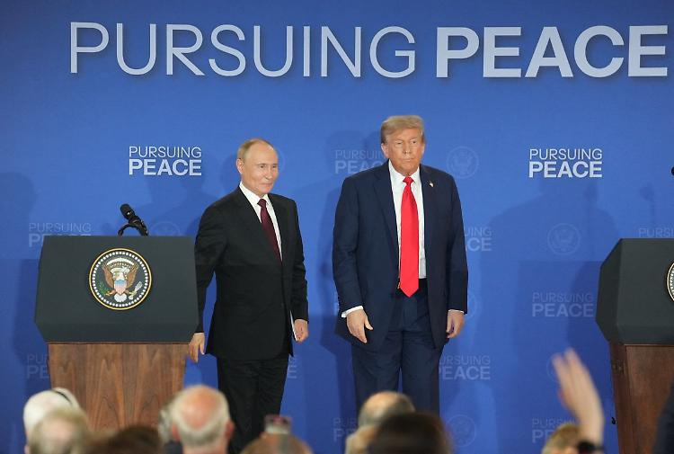 Trump "Con Putin grandi progressi", ma niente cessate il fuoco