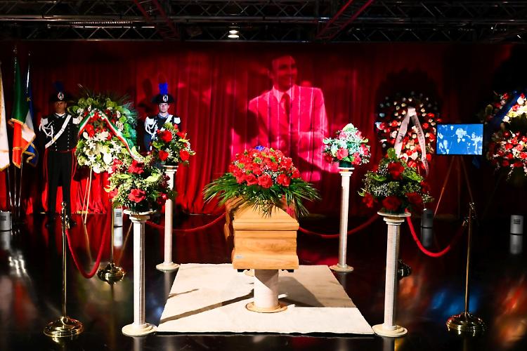 Addio a Pippo Baudo, oggi la camera ardente a Roma