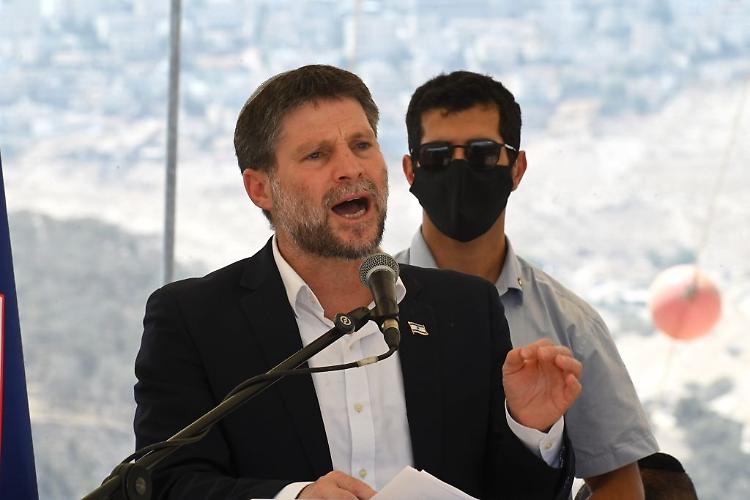 Tank israeliani a Gaza, Smotrich "Chi non va via muoia o si arrenda"