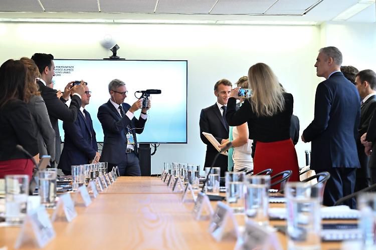 Macron "La Francia riconosce lo Stato di Palestina"