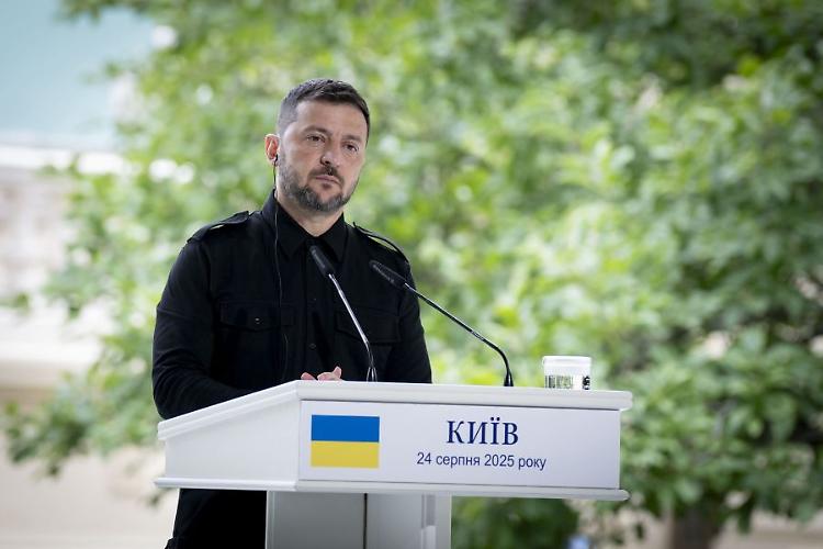 Zelensky "Pronto a dimettermi se si raggiunger&agrave; la pace"