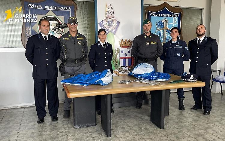 Maxi sequestro di droga all'interno del carcere di Lecce