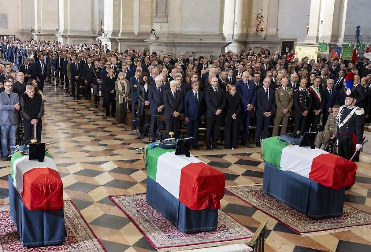 A Padova l'ultimo saluto ai tre carabinieri morti nel Veronese