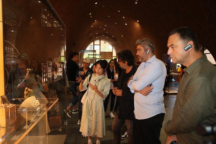Cina-Italia: citt&agrave; della ceramica traggono saggezza da dialogo tra civilt&agrave;