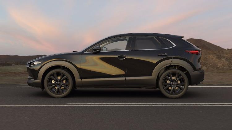 Mazda lancia "Black is the new Black"