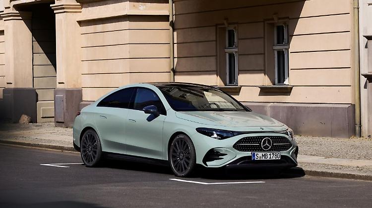 Nuova Mercedes-Benz CLA Hybrid, tre varianti di potenza e quattro versioni