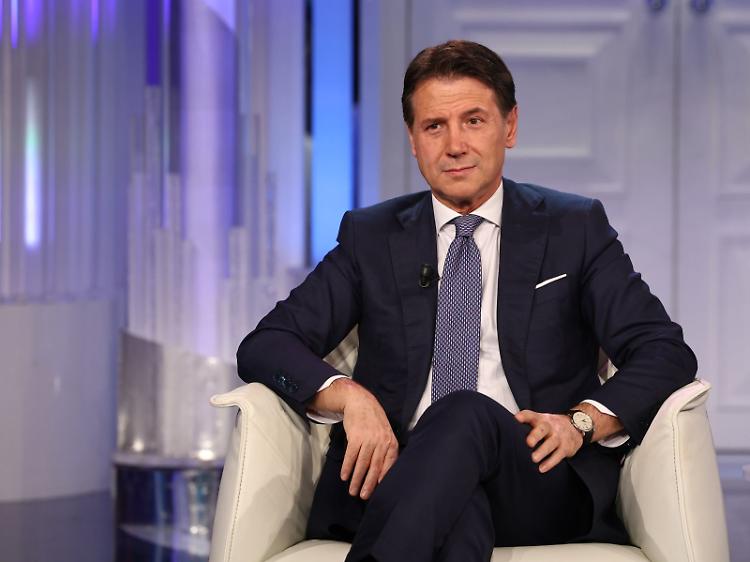 Conte "Attacco al Colle scomposto, per non parlare di economia"
