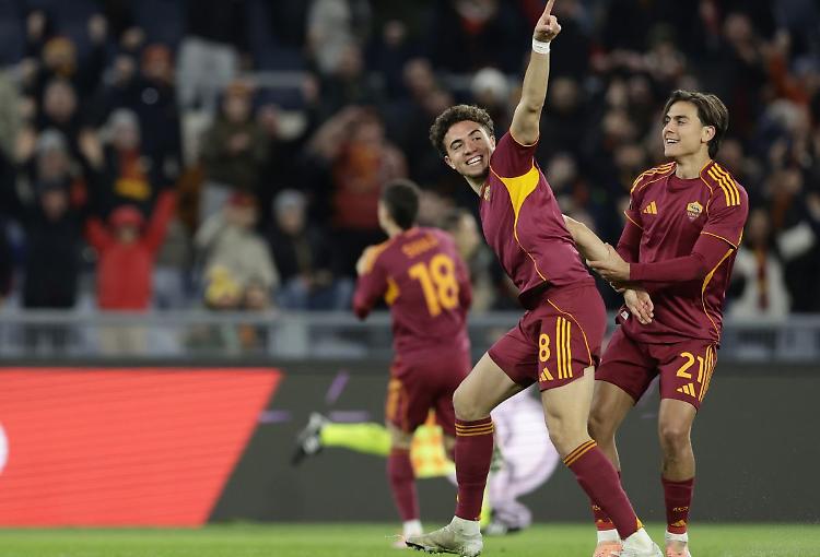 La Roma vince anche in Europa, Midtjylland piegato 2-1