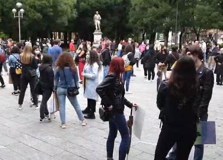 Dai giardini di piazza Roma l'omaggio a George Floyd