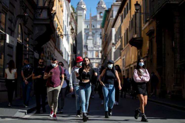 Per il Cts via le mascherine: la data la decide il governo