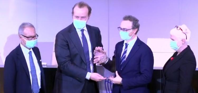 Ecco il dispenser da premio, Lumson difende l'ambiente