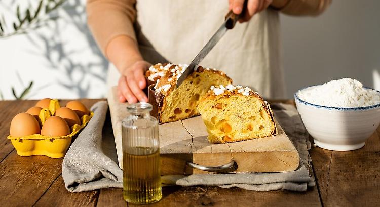 Salata o in vaso cottura, tutte le varianti della  colomba di Pasqua